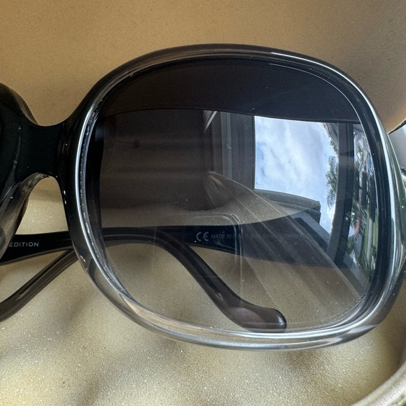 BALENCIAGA WOMEN SUNGLASSES WITH CASE. Style BL 0008/S 04 100% Authentic EUC - Picture 9 of 11